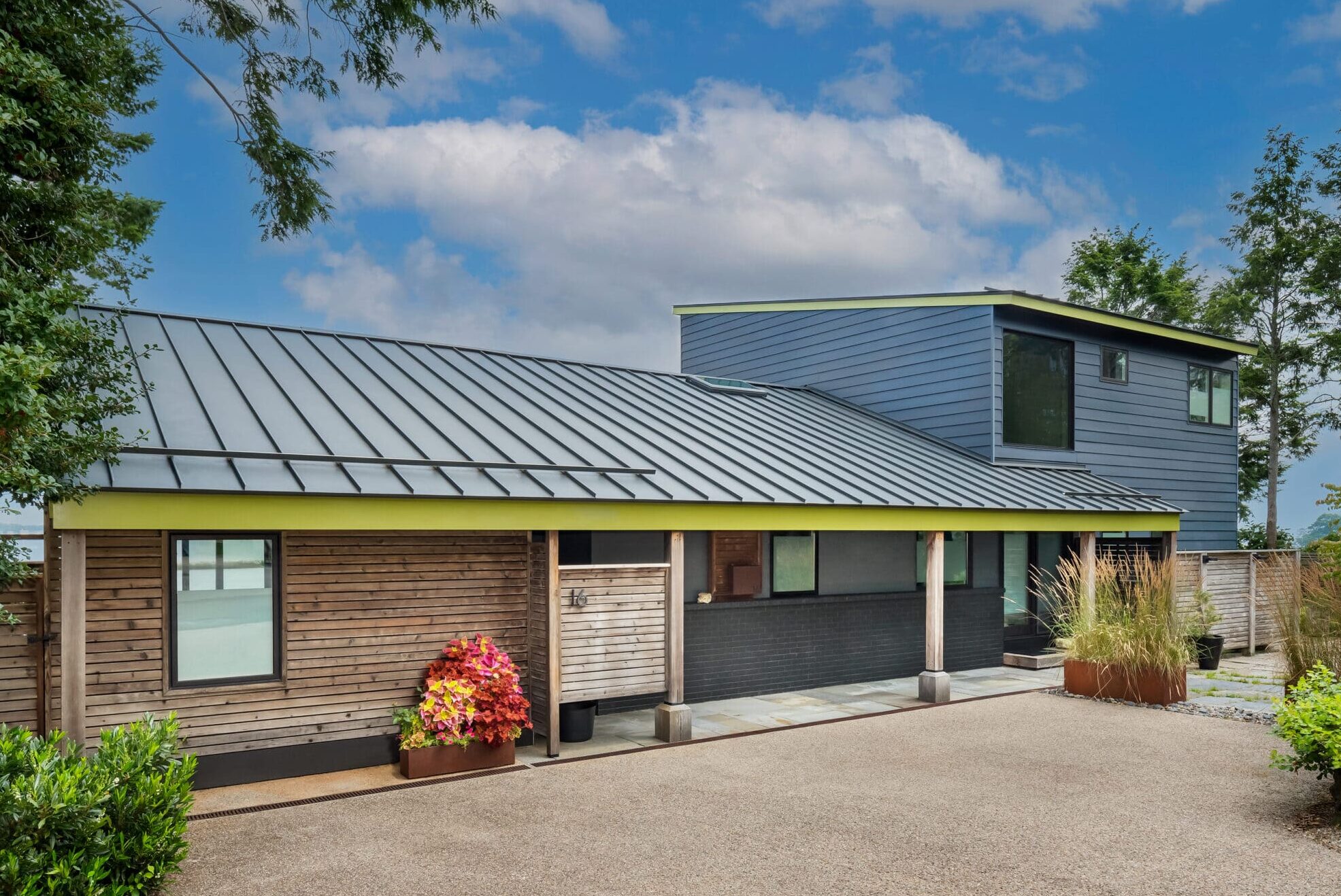 230721_Red-House_Water-Front_Warwick__7178__MED-scaled-e1742497481777